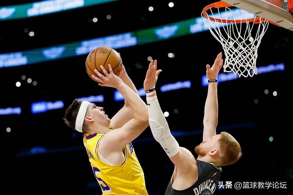 包含摧毁篮球梦！丹尼尔-加福德野球局中大风车隔扣小球迷的词条