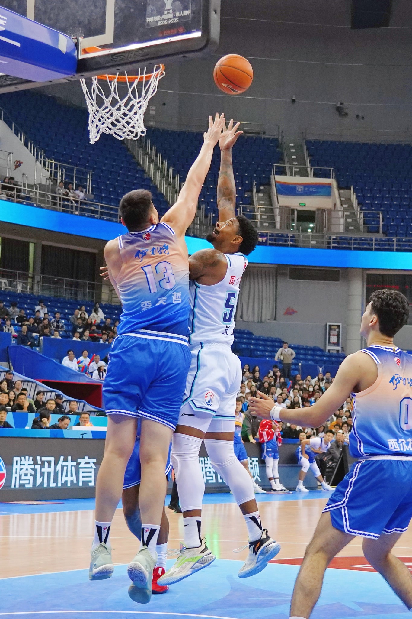 俱乐部杯-米奇26+17青岛胜同曦林崴19分的简单介绍
