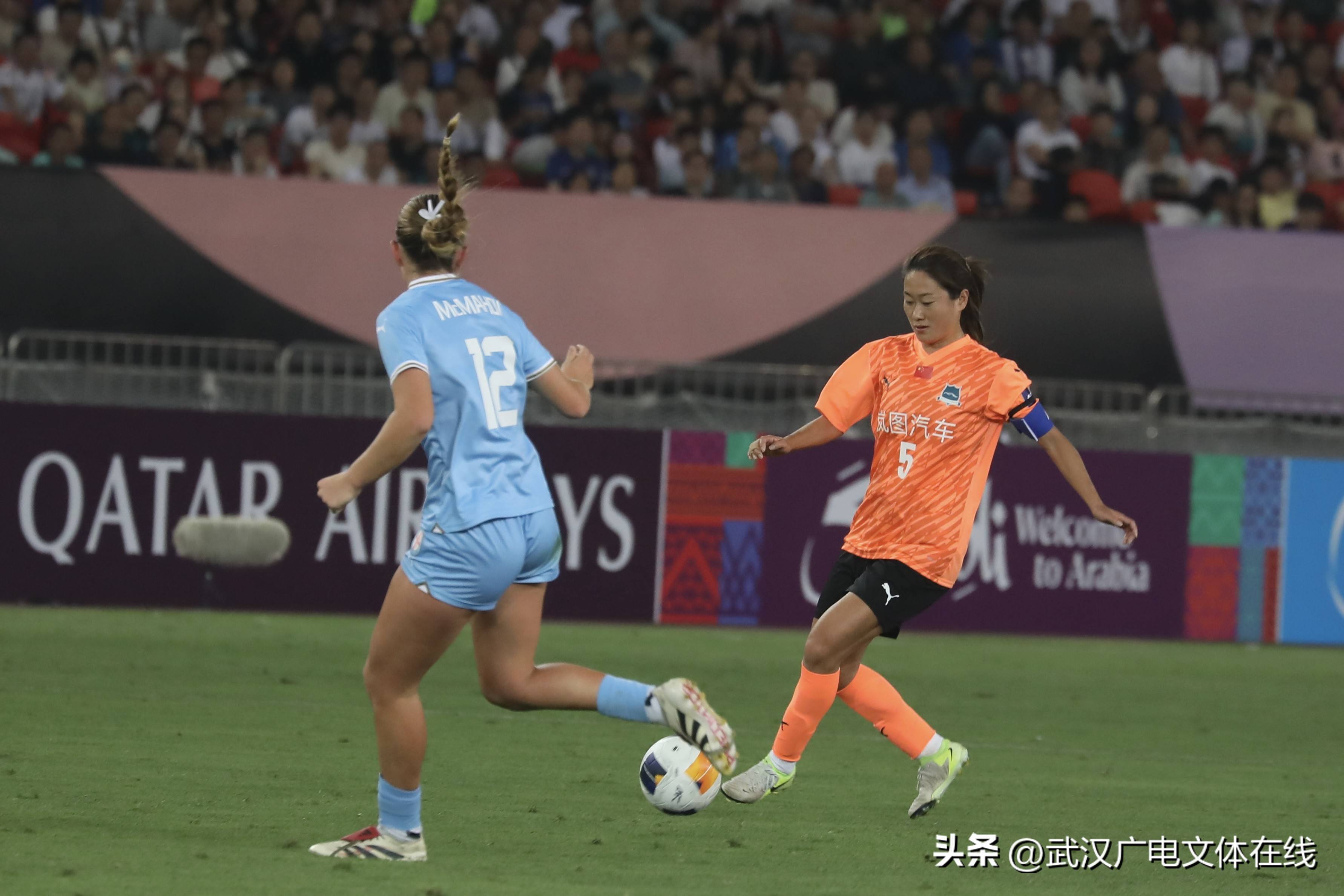 包含登顶亚冠后首秀！武汉女足开启女超抢分模式的词条