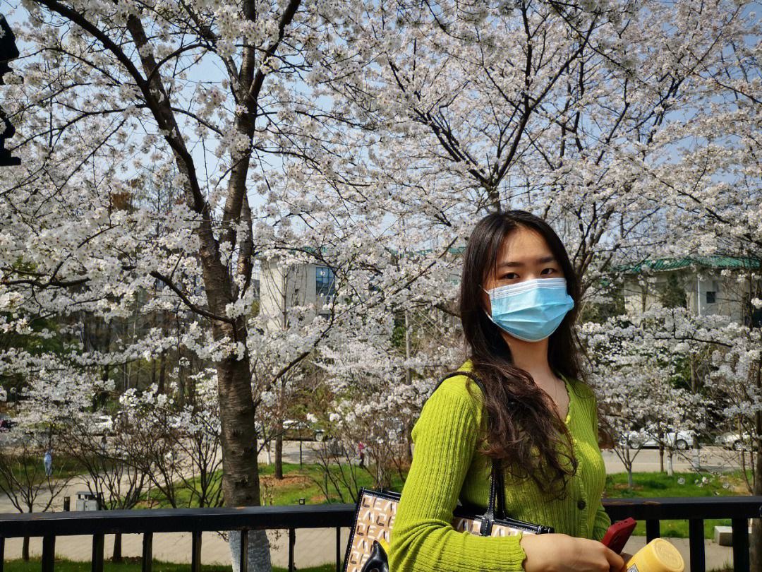 喜笑颜开！内史密斯晒出自己在日本旅游的游客照